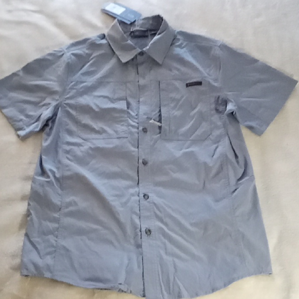 FREE COUNTRY MENS SIZE SMALL DRESS SHIRT WITH COOL POCKETS! NWT!